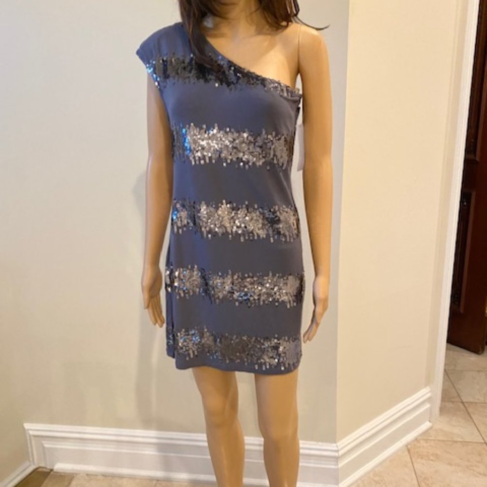 One shoulder sequined dress